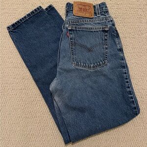 Vintage Levi’s 550 Relaxed Fit Tapered Leg Size 8